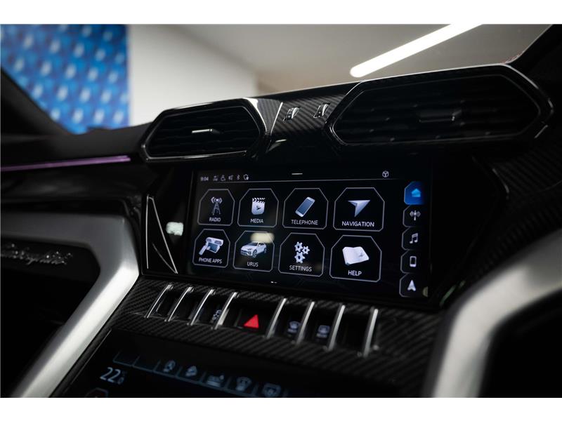 2020 Lamborghini Urus V8