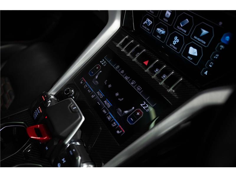 2020 Lamborghini Urus V8