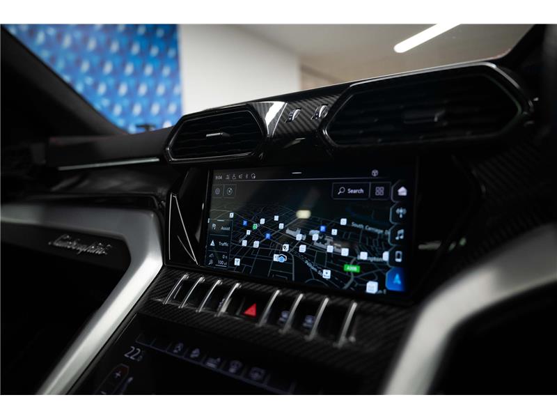 2020 Lamborghini Urus V8