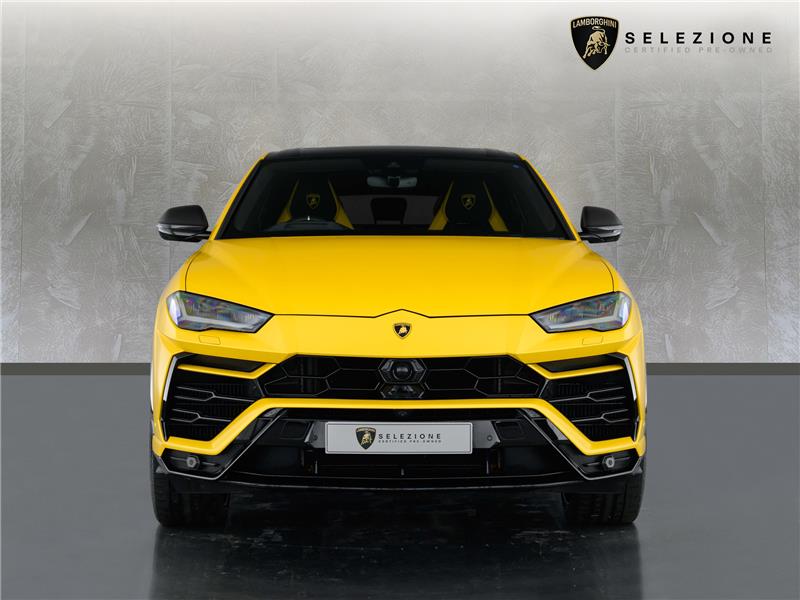 2022 Lamborghini Urus PEARL CAPSULE