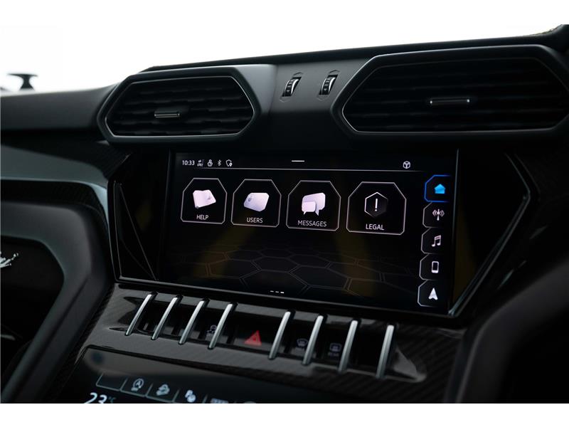 2022 Lamborghini Urus PEARL CAPSULE