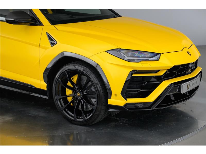 2022 Lamborghini Urus PEARL CAPSULE