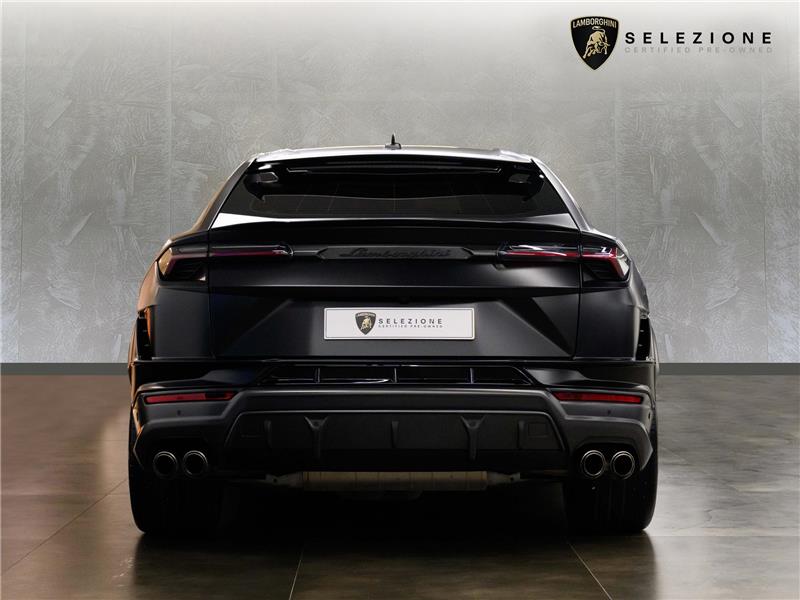 2023 Lamborghini Urus Performante