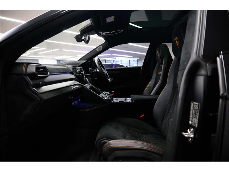 2023 Lamborghini Urus Performante