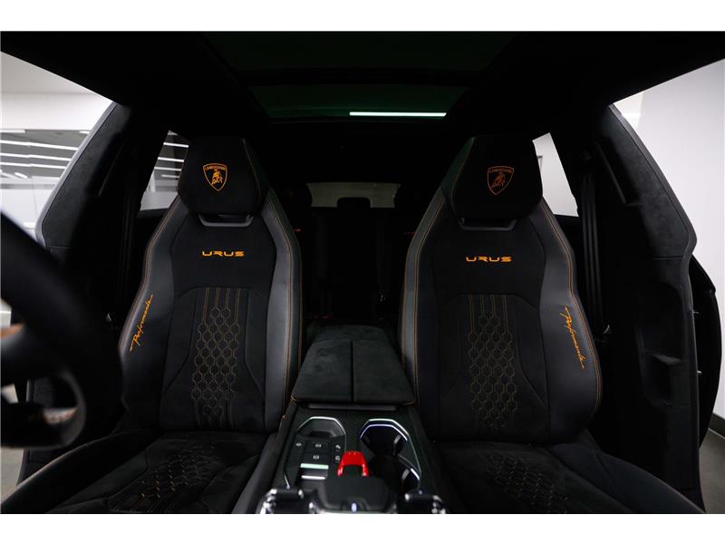 2023 Lamborghini Urus Performante