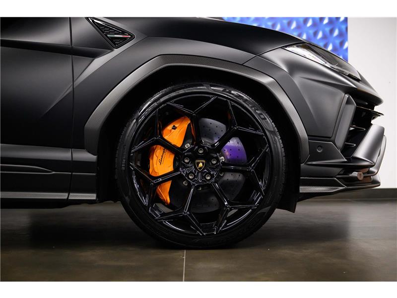2023 Lamborghini Urus Performante