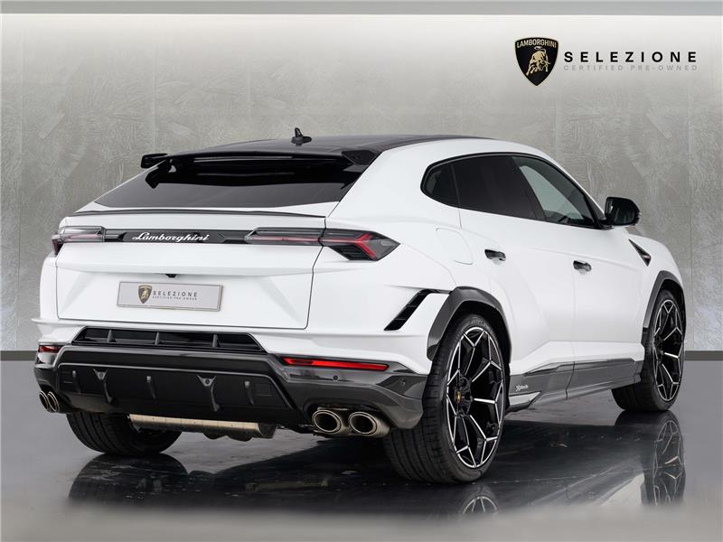 2025 Lamborghini Urus Performante
