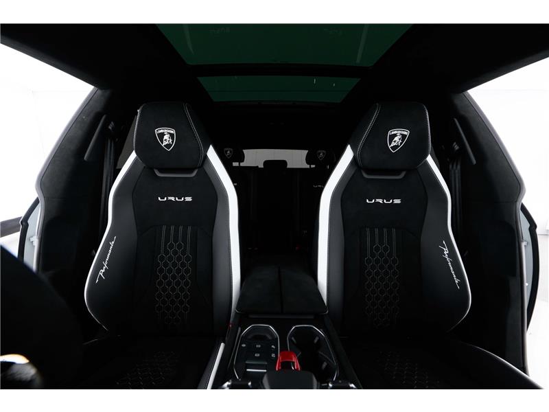 2025 Lamborghini Urus Performante