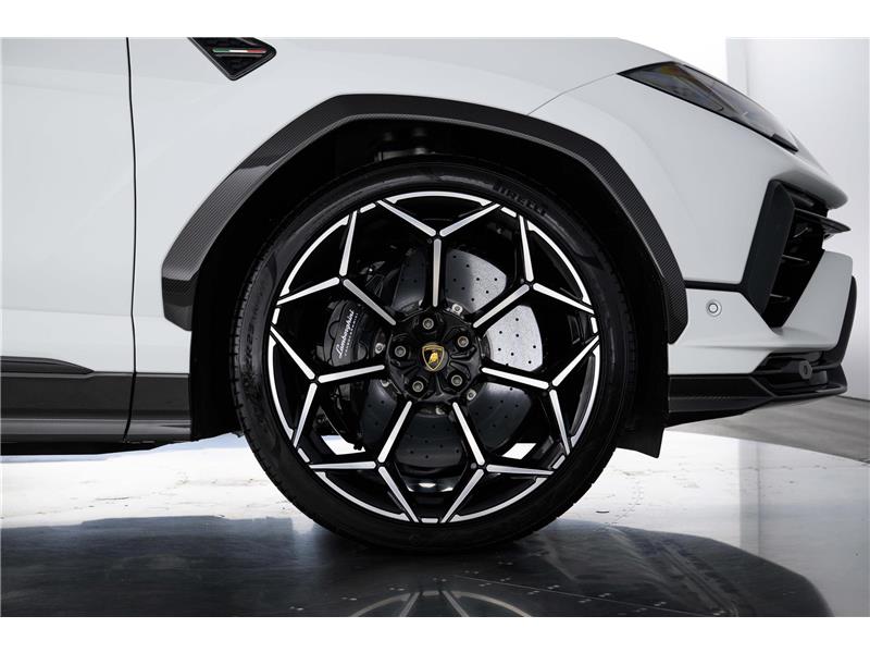 2025 Lamborghini Urus Performante