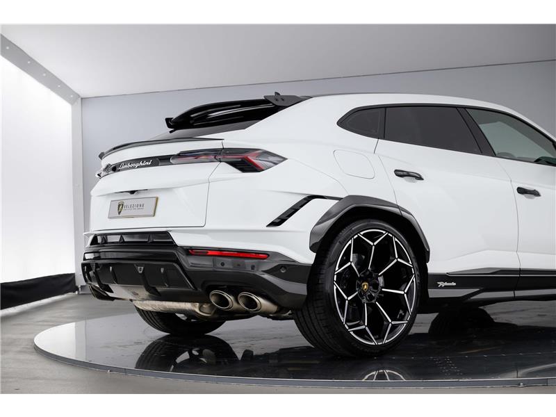 2025 Lamborghini Urus Performante