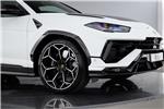 2025 Lamborghini Urus Performante