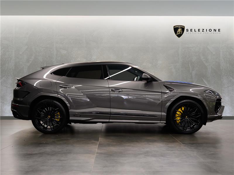 2025 Lamborghini Urus SE