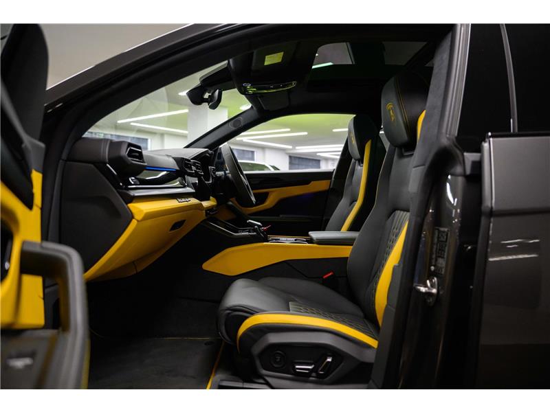 2025 Lamborghini Urus SE