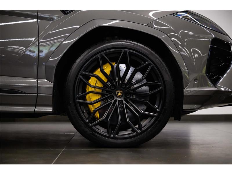 2025 Lamborghini Urus SE