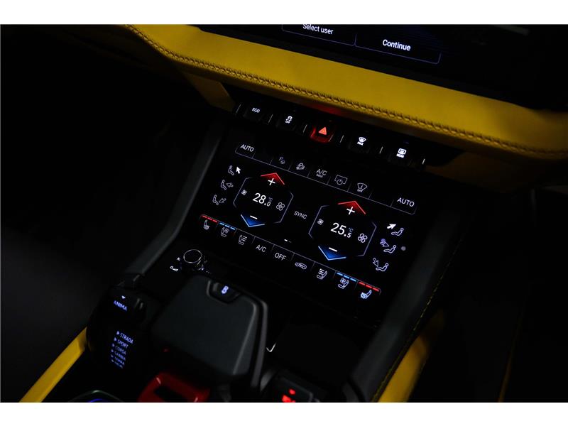 2025 Lamborghini Urus SE