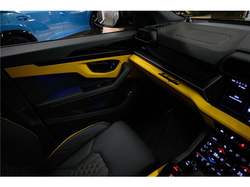 2025 Lamborghini Urus SE