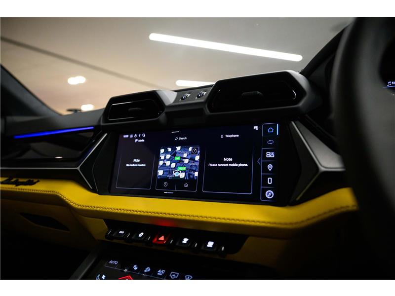 2025 Lamborghini Urus SE