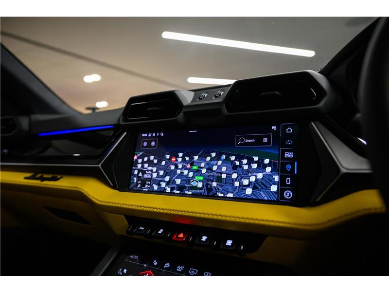 2025 Lamborghini Urus SE