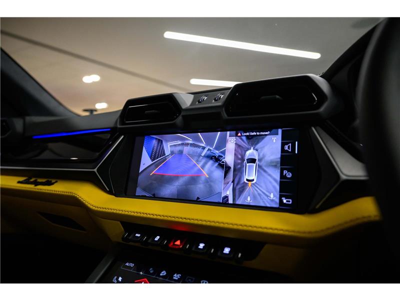2025 Lamborghini Urus SE