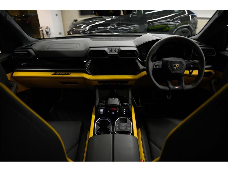 2025 Lamborghini Urus SE