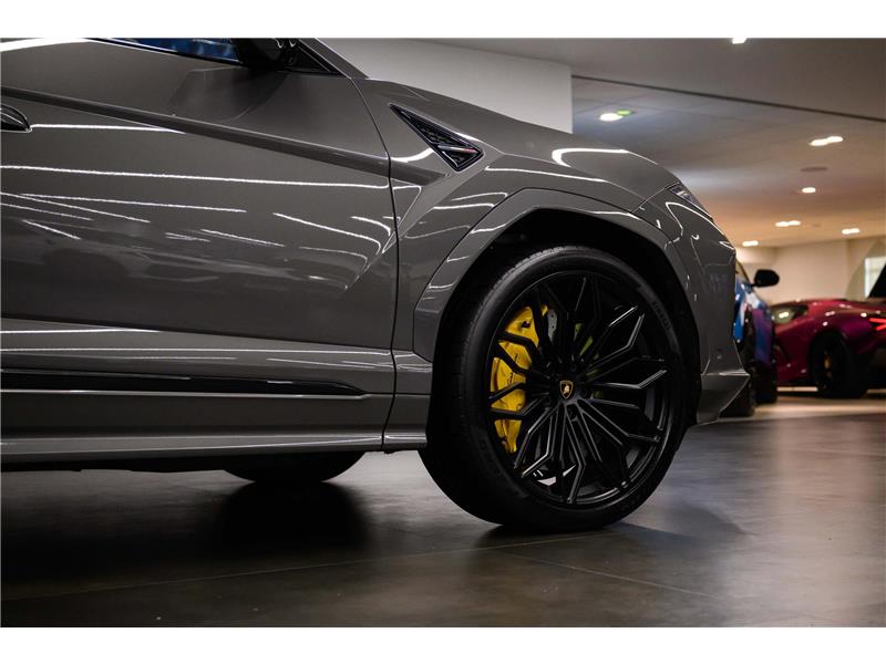 2025 Lamborghini Urus SE