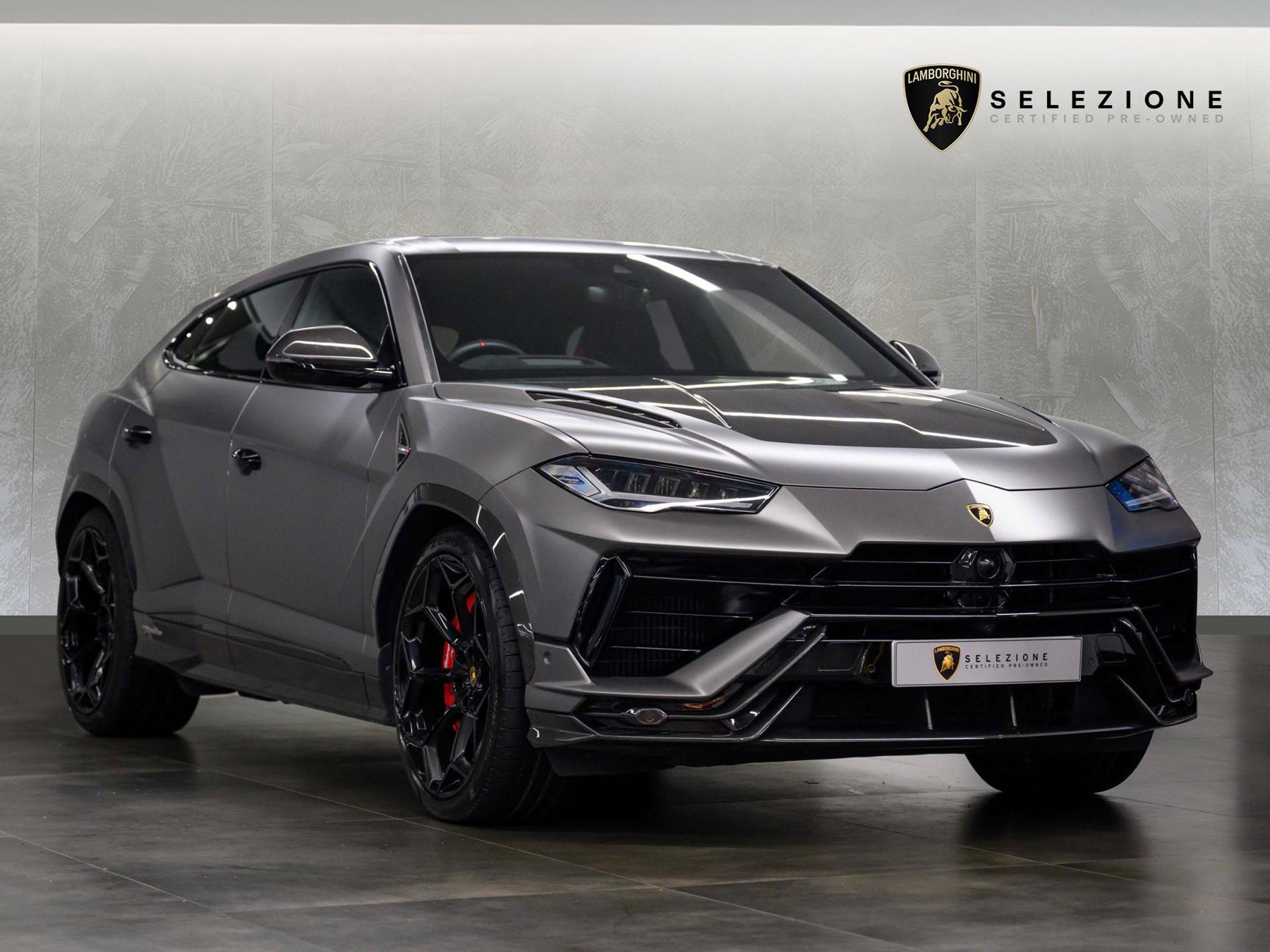 Lamborghini Urus listing photo