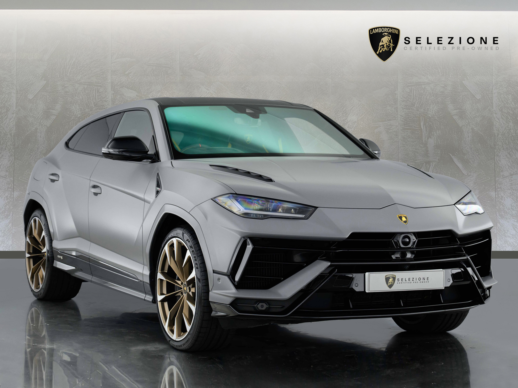 Lamborghini Urus listing photo