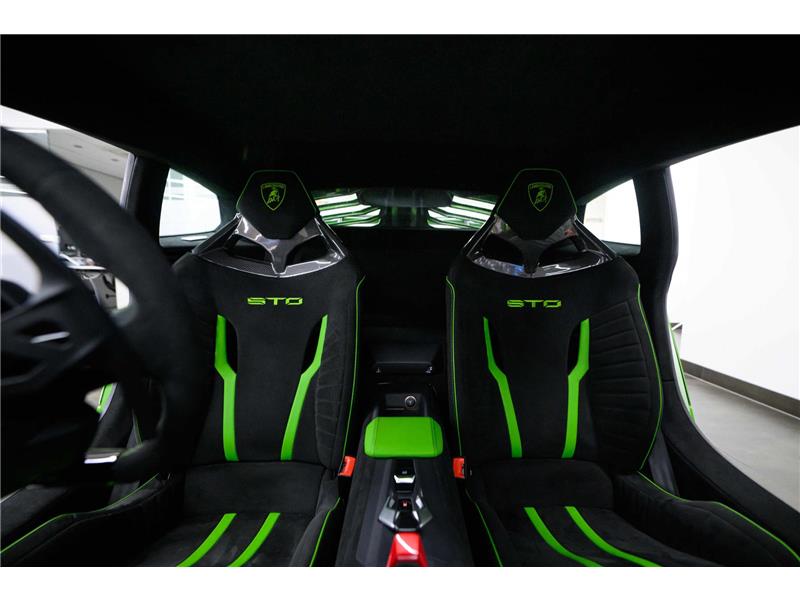 2023 Lamborghini Huracan 5.2 V10 LP 640-2 STO