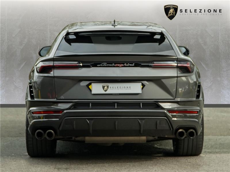 2023 Lamborghini Urus Performante