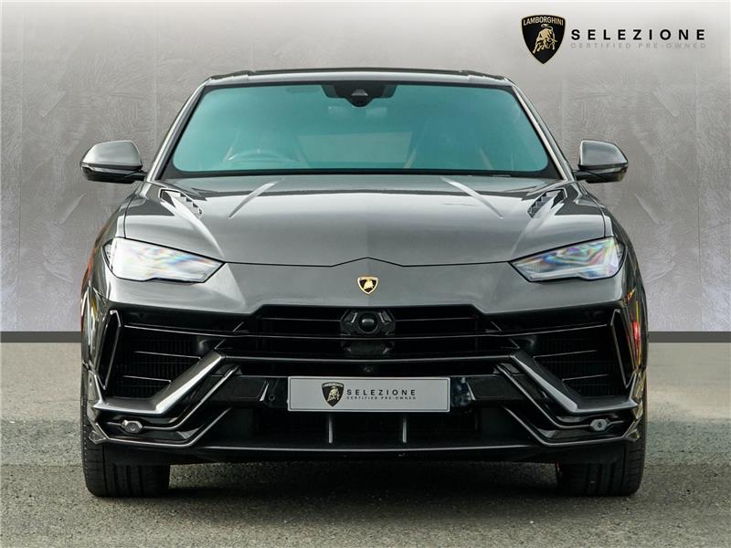 2023 Lamborghini Urus Performante