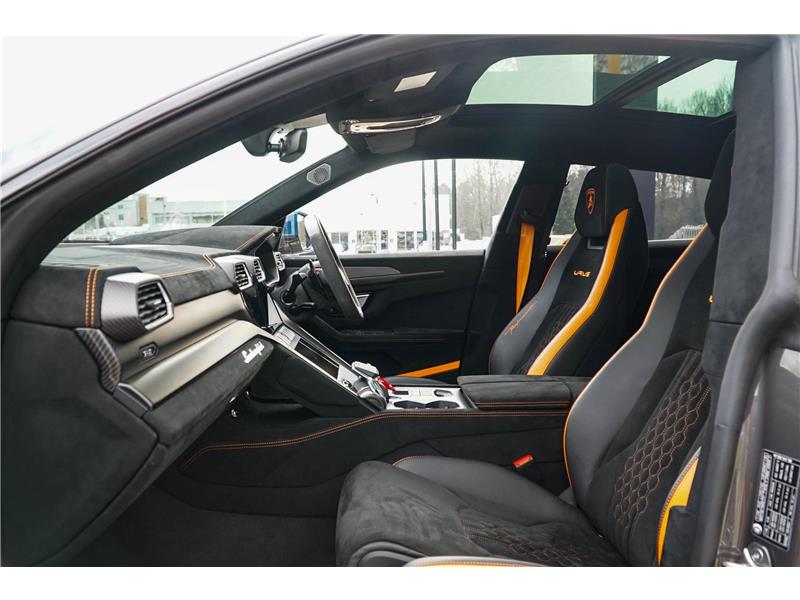 2023 Lamborghini Urus Performante