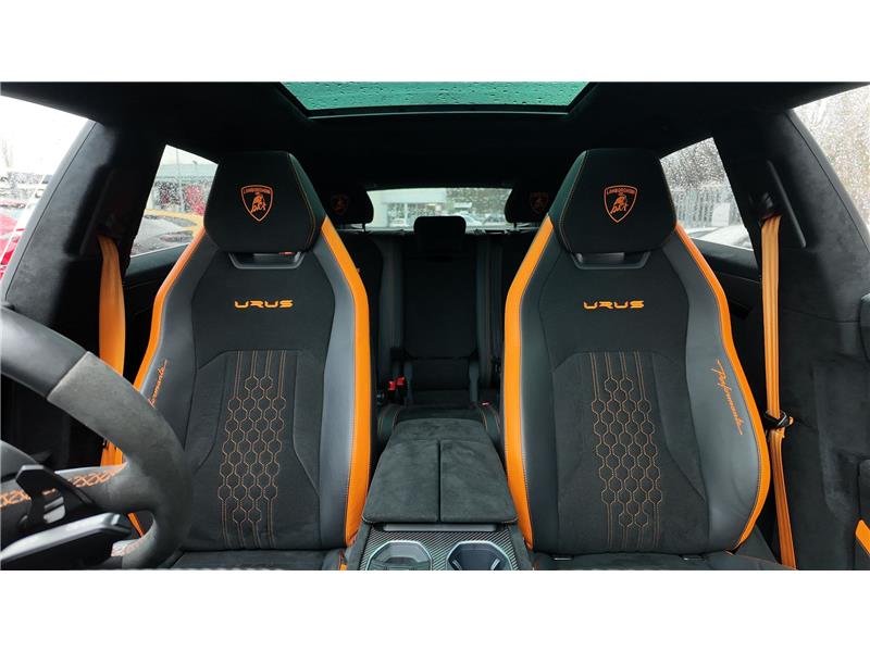 2023 Lamborghini Urus Performante