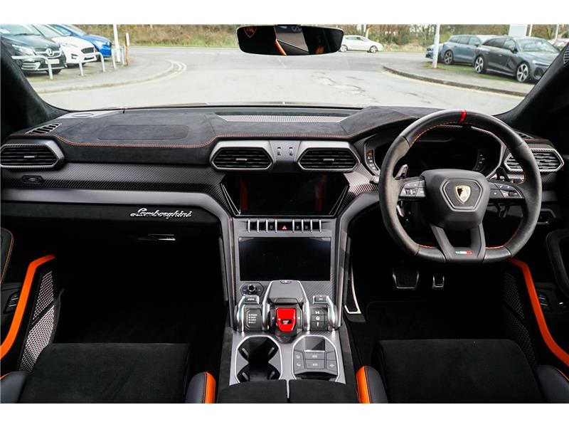 2023 Lamborghini Urus Performante