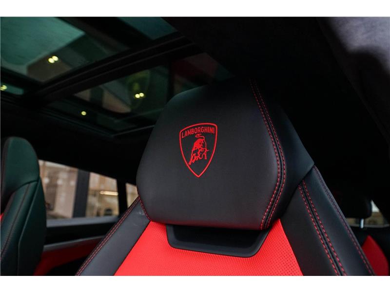 2022 Lamborghini Urus  