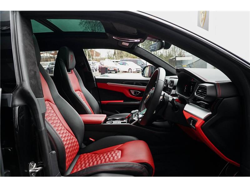 2022 Lamborghini Urus  