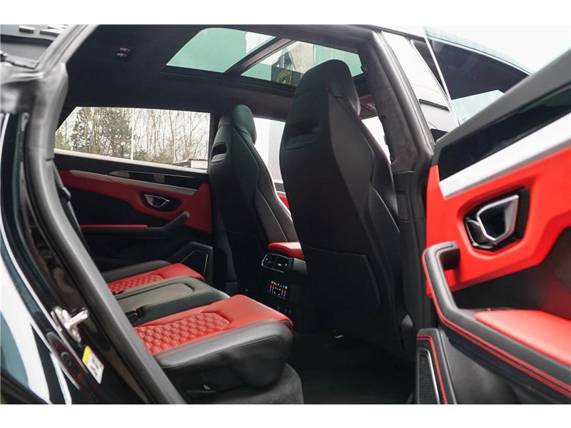 2022 Lamborghini Urus  