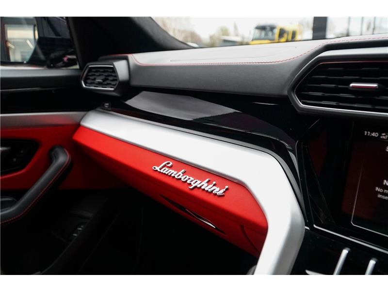 2022 Lamborghini Urus  