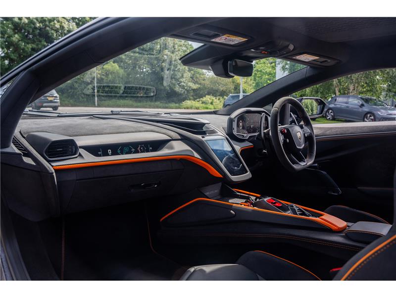 2024 Lamborghini Revuelto 6.5 V12 HPEV