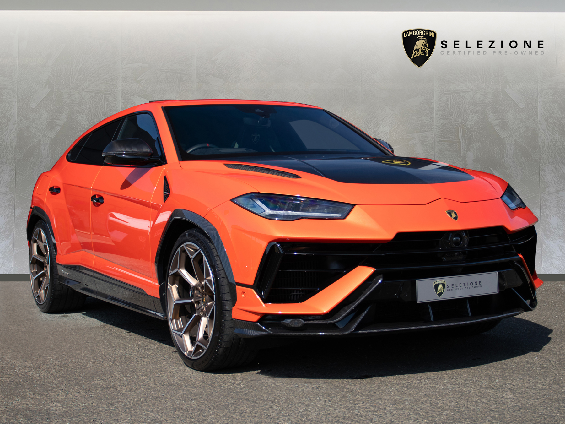 Lamborghini Urus listing photo