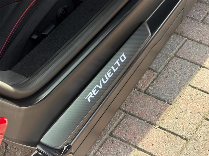 2025 Lamborghini Revuelto 6.5 V12 HPEV V12 Hybrid STD