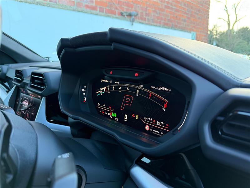 2025 Lamborghini Urus SE