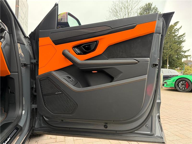 2024 Lamborghini Urus S