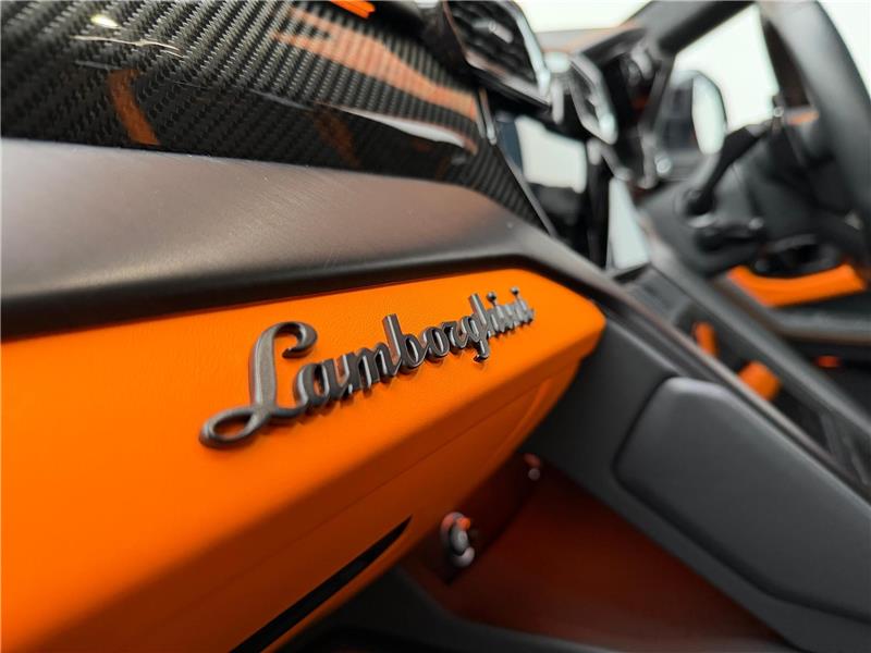 2024 Lamborghini Urus S