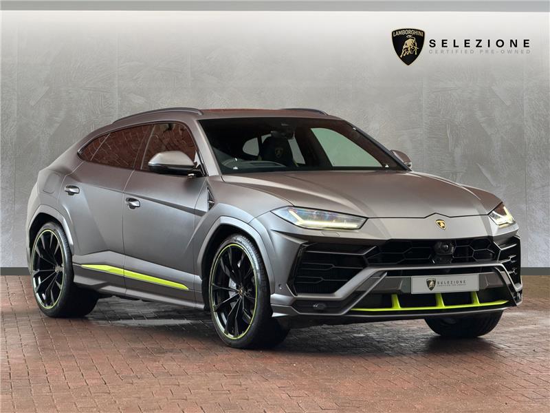 2022 Lamborghini Urus Graphite Capsule