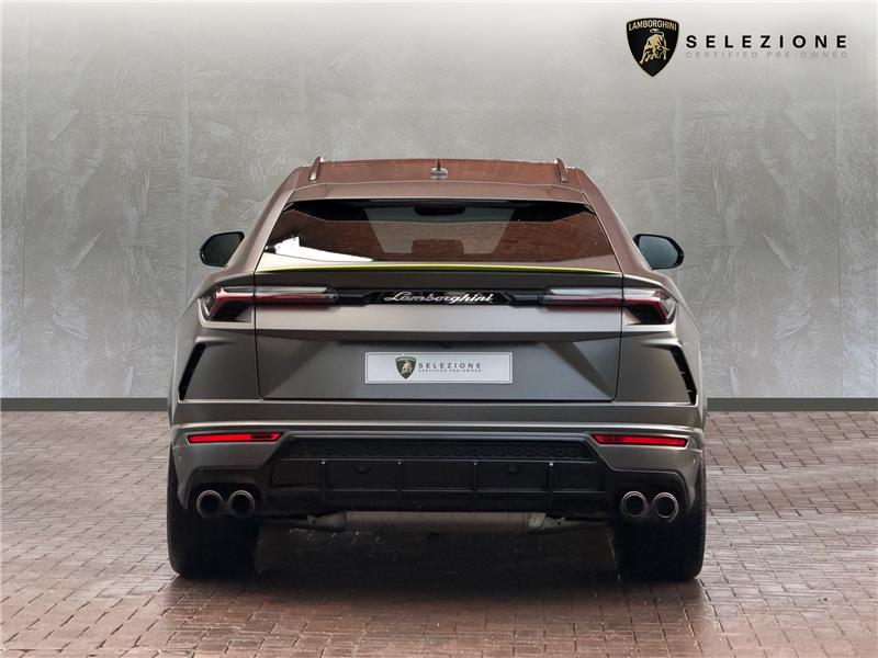 2022 Lamborghini Urus Graphite Capsule