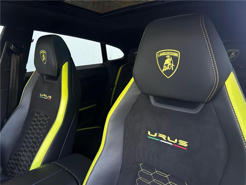2022 Lamborghini Urus Graphite Capsule
