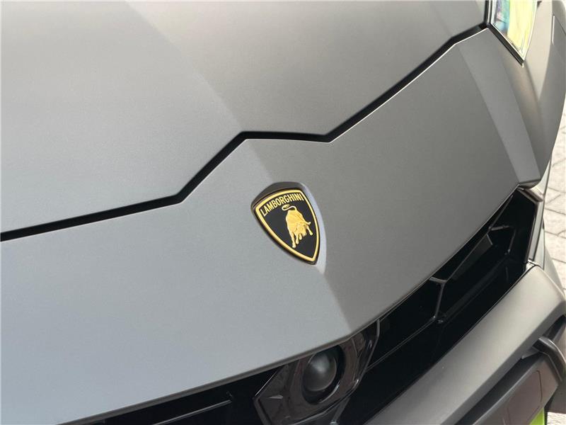 2022 Lamborghini Urus Graphite Capsule