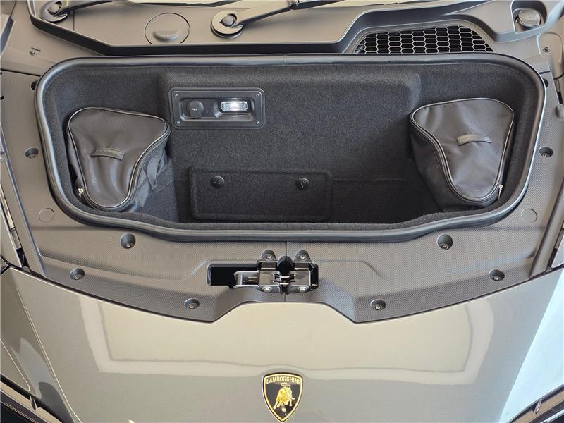 2023 Lamborghini Huracan Tecnica