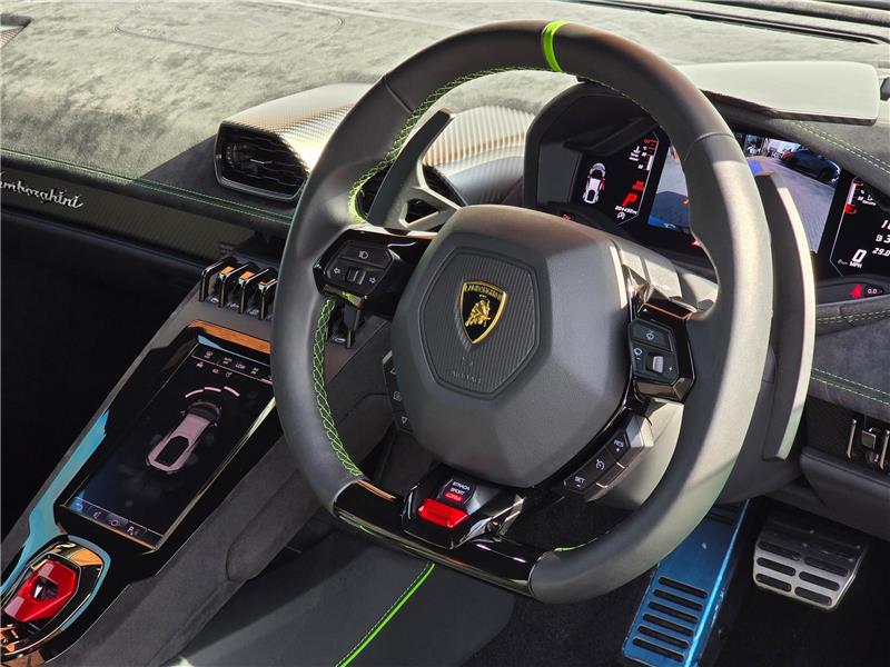 2023 Lamborghini Huracan Tecnica