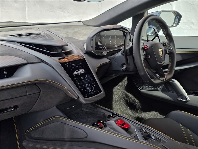 2025 Lamborghini Revuelto 6.5 V12 HPEV